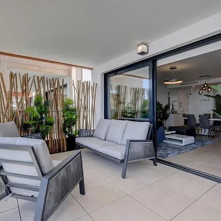 Apartment Elegant New-Built Home Next To The Beach With Breathtaking Sea Views At Higueron