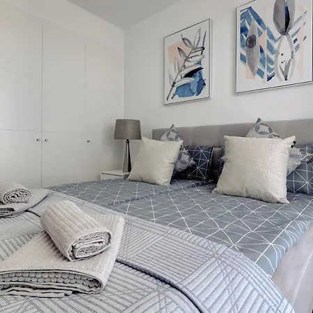 Apartment Elegant New-Built Home Next To The Beach With Breathtaking Sea Views At Higueron *
