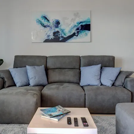 Elegant New-Built Home Next To The Beach With Breathtaking Sea Views At Higueron Apartment *